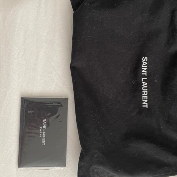 authentic YSL quilted puffer clutch - Picture 4 of 10